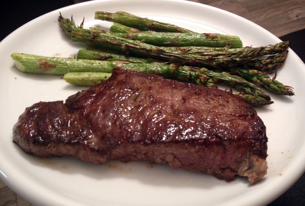 Example of Ultra Low-Carb Meal Steak and asparagus